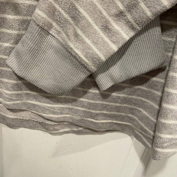 Stars Above Gray White Stripe Crew Neck Soft Plush Long Sleeve Shirt Size M - Picture 7 of 12